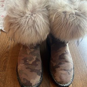 Army green camouflage booties with fur top